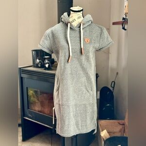 🌲 Wanakome Hooded Sweatshirt Dress – Grey – Size M